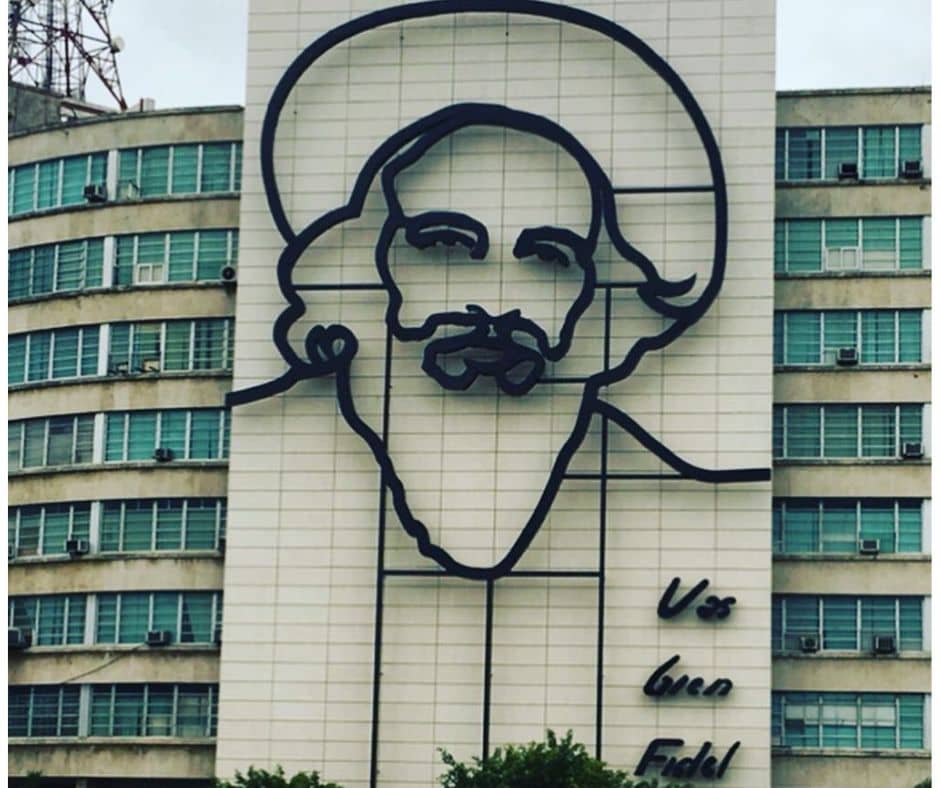 An image of Fidel on the side of a building in Plaza De La Revolucion