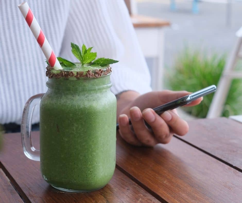 Tasty green smoothie from Deckchair one of the finest Mount Maunganui Cafes
