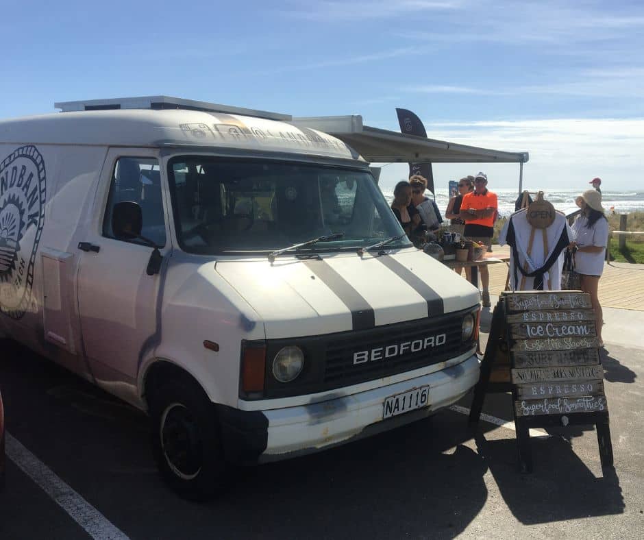 Papamoa Cafes favourite 1986 Bedford Van, where great coffee and smoothies happen